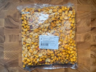 Сырный продукт ФЕРМЕРСКИЙ паутинка с паприкой: Ореховая смесь ж/с с кукурузой со вкусом 