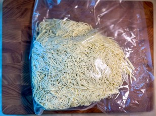 Сурские (ПШЕНИЧНЫЕ) Сливочный сыр (100 гр): Сырный продукт ФЕРМЕРСКИЙ паутинка  укроп/чеснок