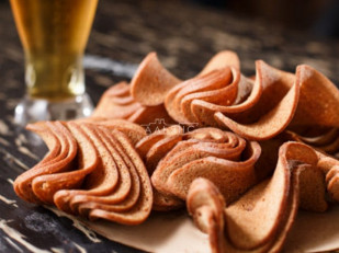 Сухарики с холодцом и хреном: Ресторанные гренки со вкусом стейка